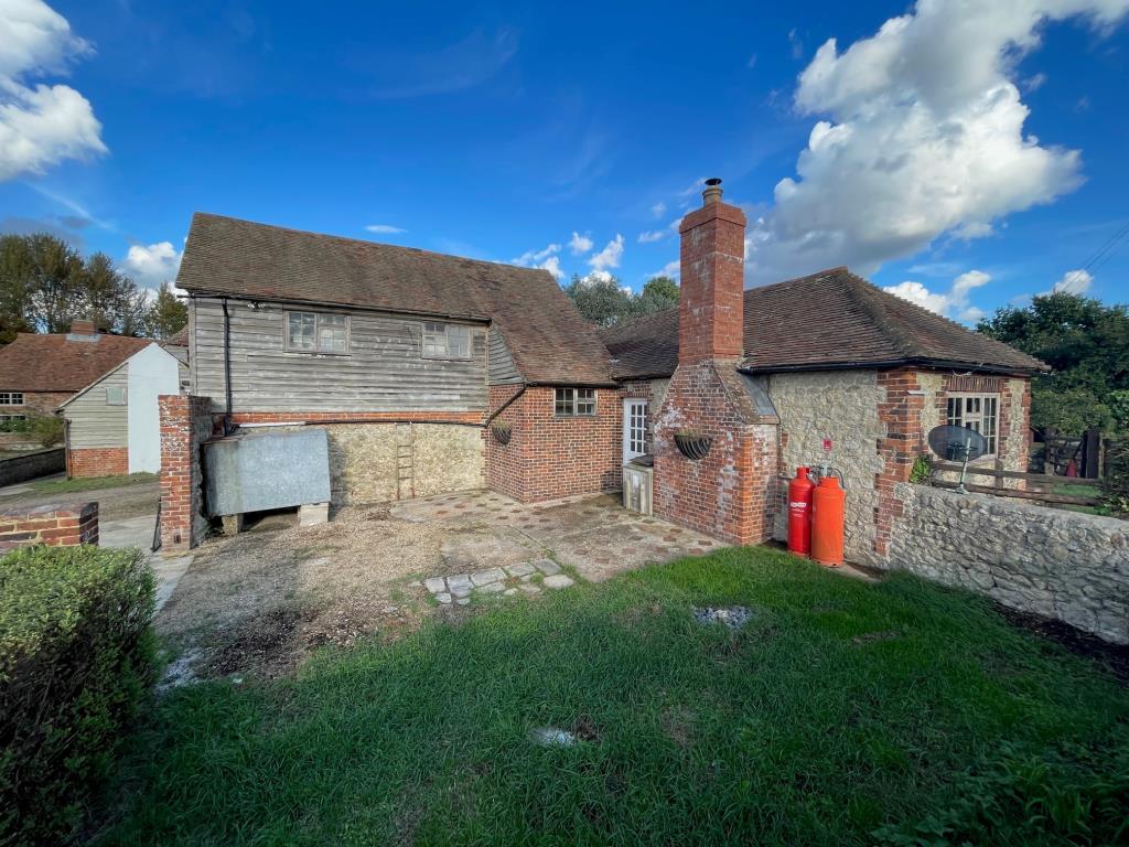 Lot: 64 - PERIOD MILL & MILL HOUSE, TWO ADDITIONAL DWELLINGS, OUTBUILDINGS AND SWIMMING POOL SET IN ALMOST FIVE AND A HALF ACRES - Swanton Granary External 2